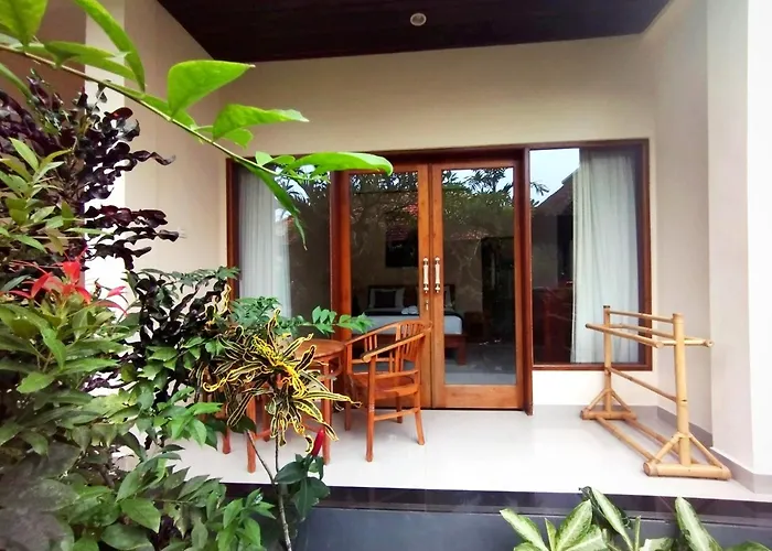 Chandra House 3*
