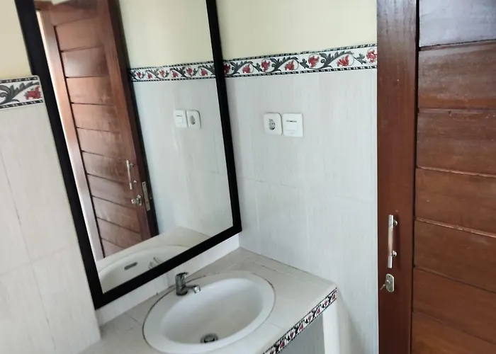Chandra House 3*