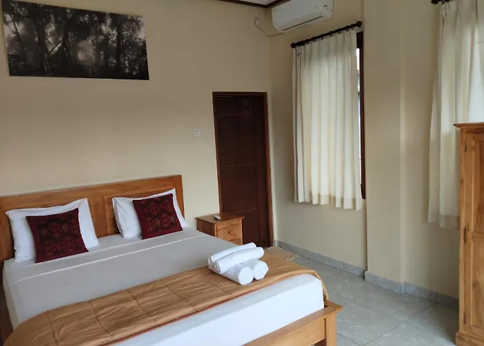 Chandra House 3*